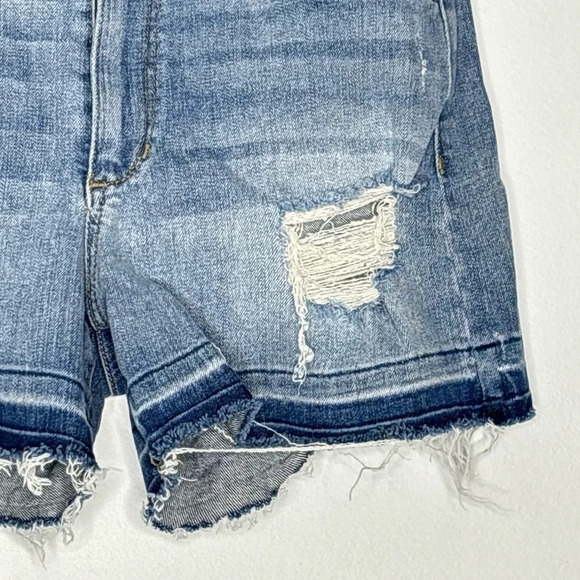 Joe's Jeans Alston Released Hem Distressed Denim Shorts Size 26 - Picture 4 of 9